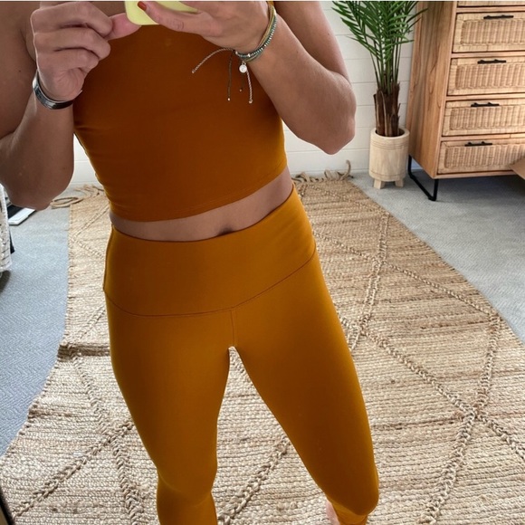 Alo Yoga Set - Picture 2 of 4